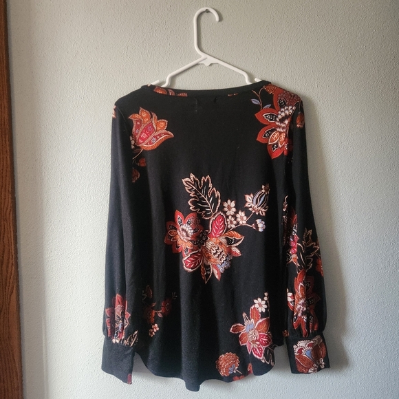 Maurices Black Floral Long Sleeve Top - Picture 5 of 8